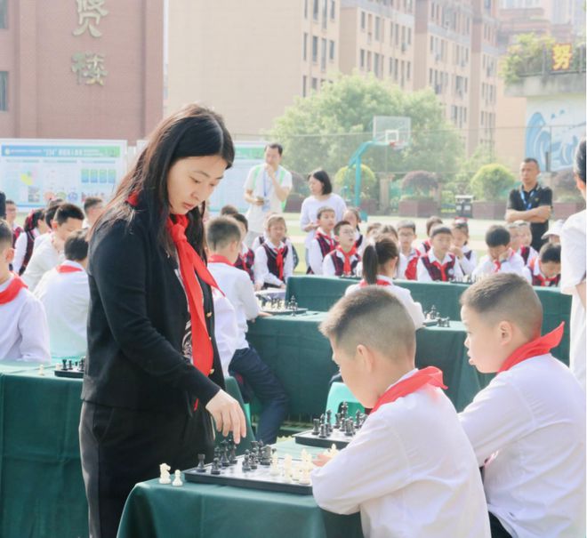 世界冠軍走進(jìn)重慶涪陵城七校教育集團(tuán) 開啟一場智慧盛宴(圖3)
