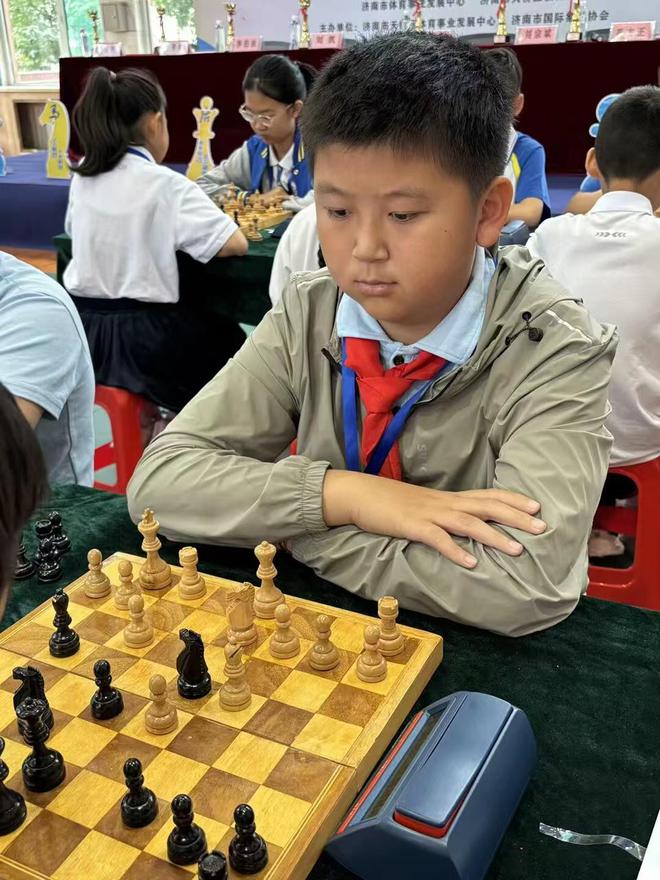推動國際象棋進校園2025濟南市國際象棋校園團體賽舉行(圖2)